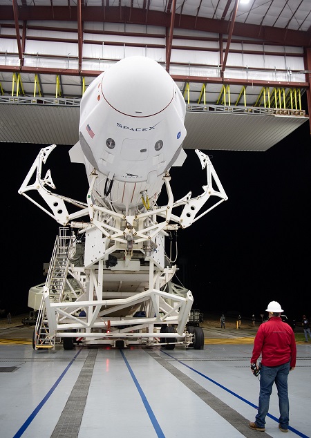 NASA CCP Crew-1 Crew Dragon (Resized).jpg 