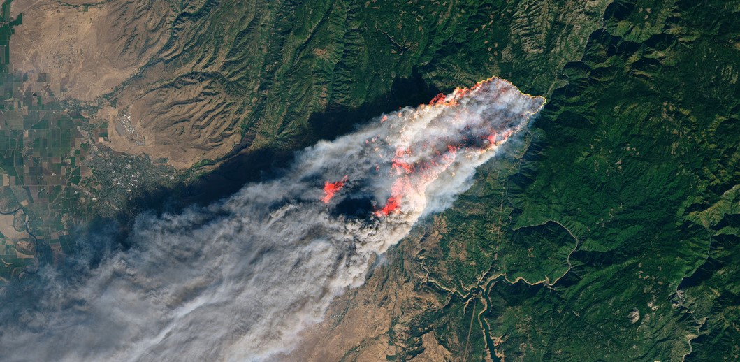 Satellite view of the wildfires in Paradise, CA - resize