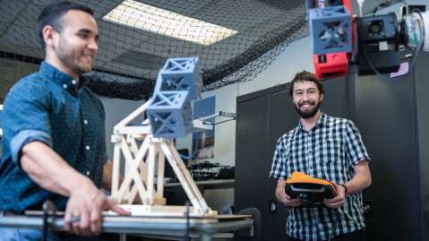 Robotic Arm servicing in space D8, 20191114-Bert0422